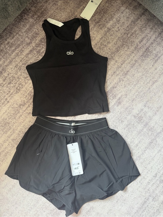 ALO Yoga Pants - ALO Yoga Black Women's Athletic Shorts with Built-In Liner